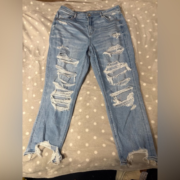 American Eagle Distressed Mom Jeans - Picture 2 of 6